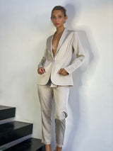 חליפת ג׳נט אבן